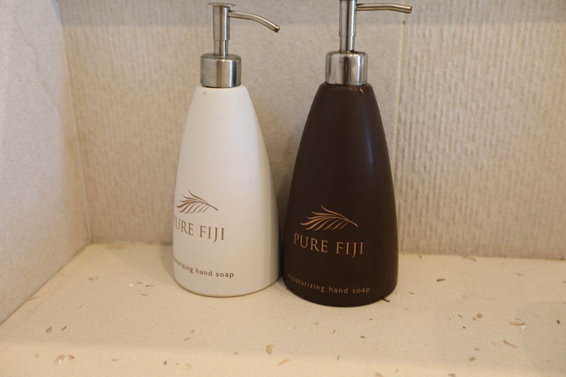 入住时备好的 Pure Fiji 洗浴用品