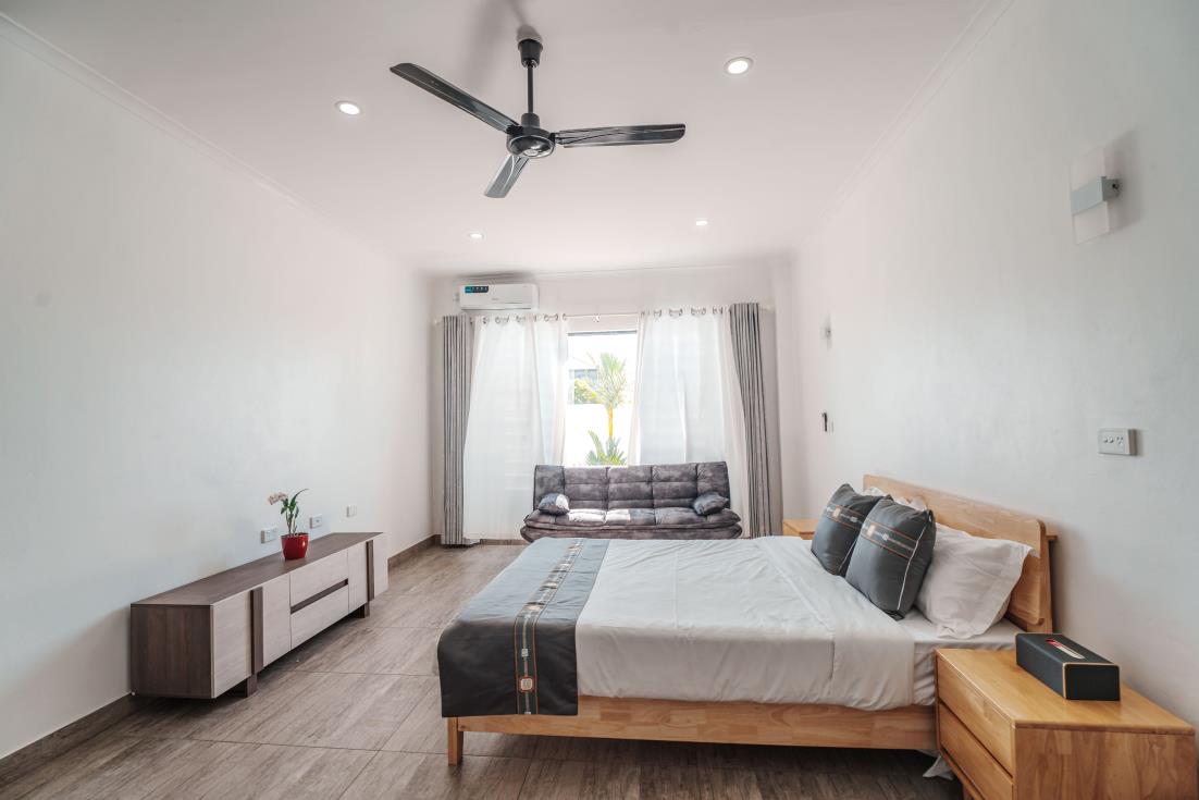 Room 102, second angle
