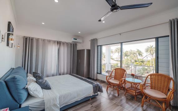 Room 201, second angle