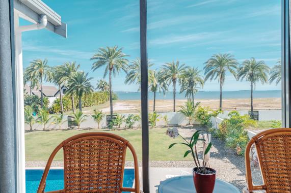 Sea view from the upstairs balcony seating