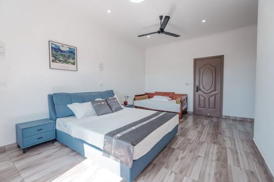 Room 203, second angle
